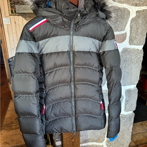 Amazing Rossignol Ski suit! Almost new ! Barely worn!
Paid $800.00 - Picture 5 of 6